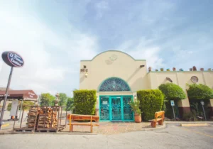 Exterior of El Tiempo on Washington Avenue